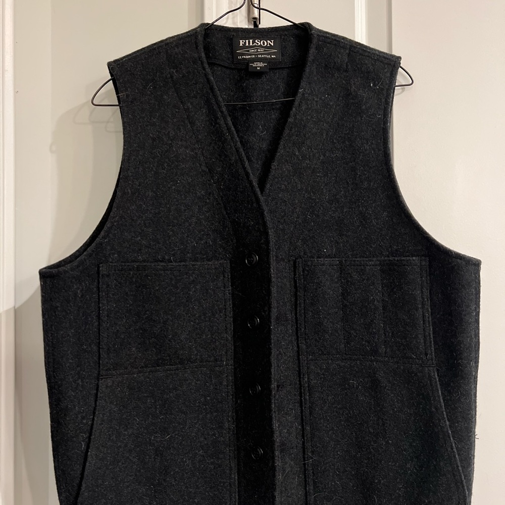 Filson wool vest. Grey and men’s size medium. Excellent condition